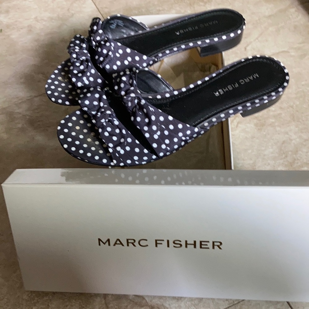 Marc fisher navy polka dot slide